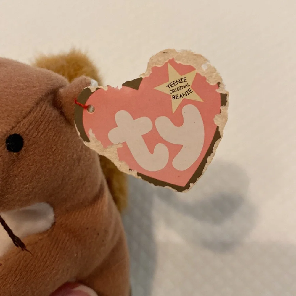 Ty Teenie Beanie Baby Brown White Nuts the Squirrel w/ Tag McDonalds Happy Meal
